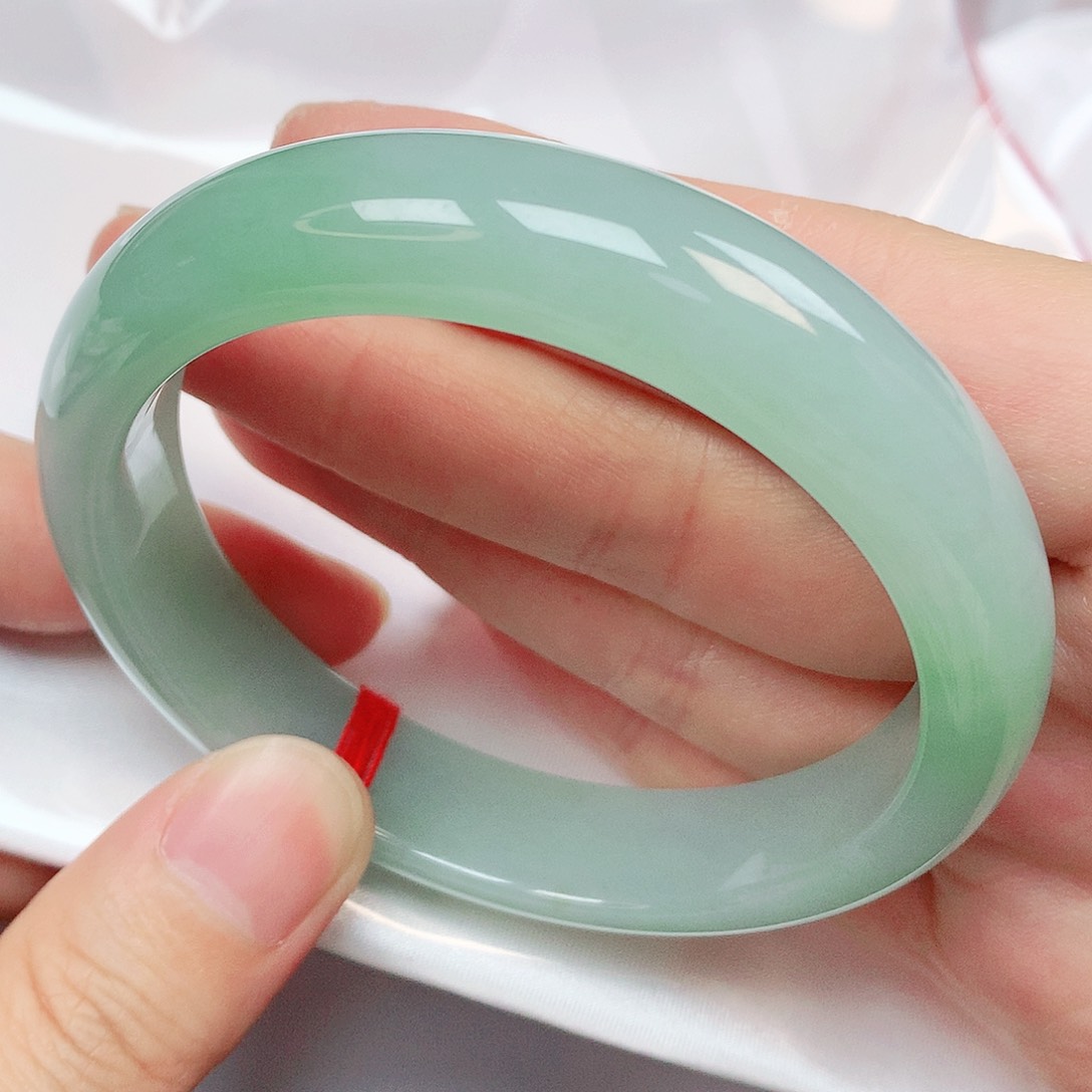 翡翠未镶嵌手镯抖音392