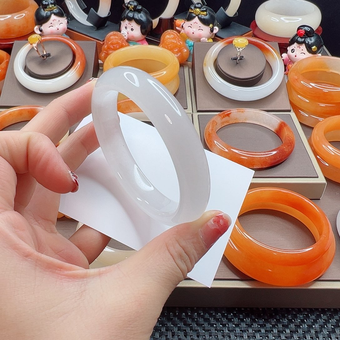 *****石英质玉（黄龙玉）未镶嵌手镯58.6