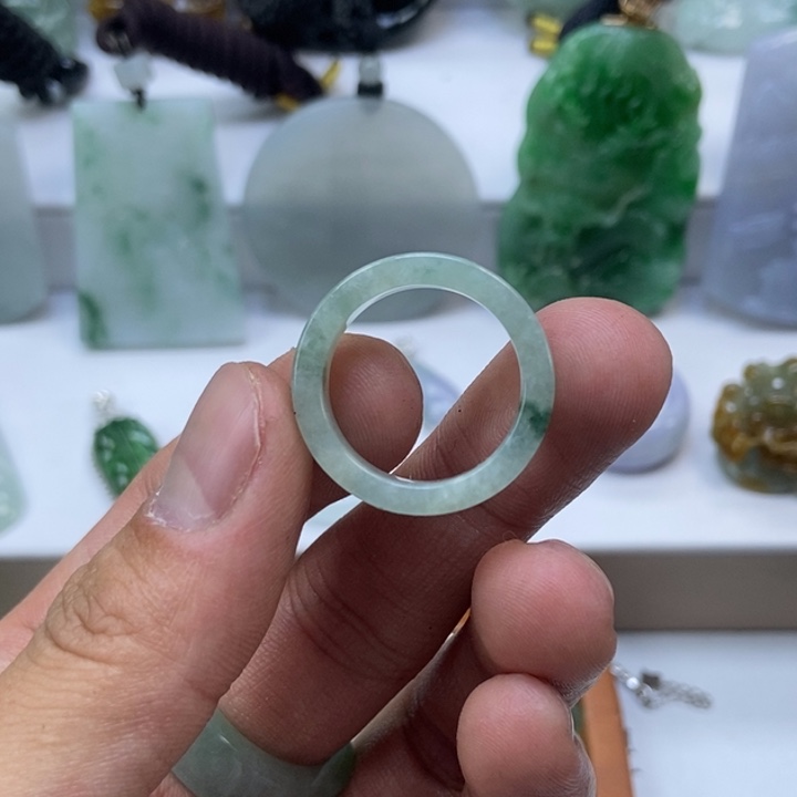 翡翠颈饰未镶嵌缅甸A货翡翠