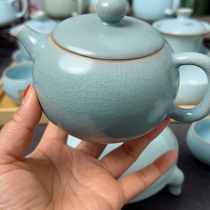 杯欢**场仿古釉西施壶微瑕