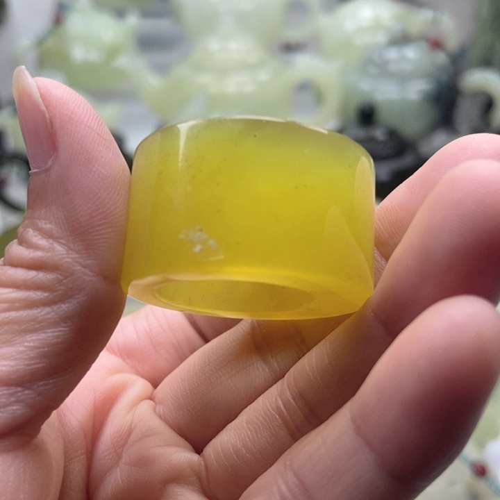 蛇纹石玉壶未镶嵌李*
