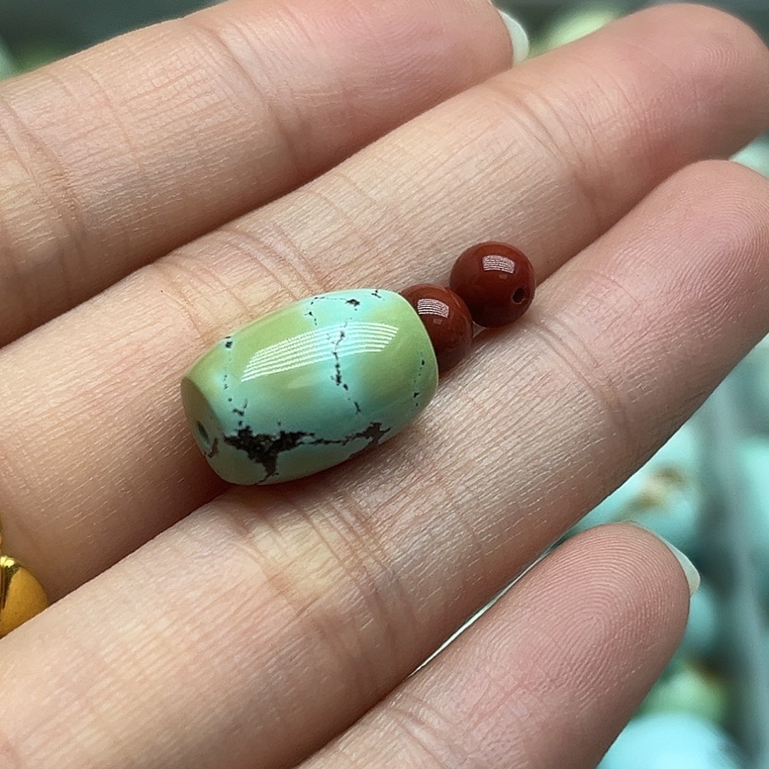 南红玛瑙未镶嵌珠宝奇石