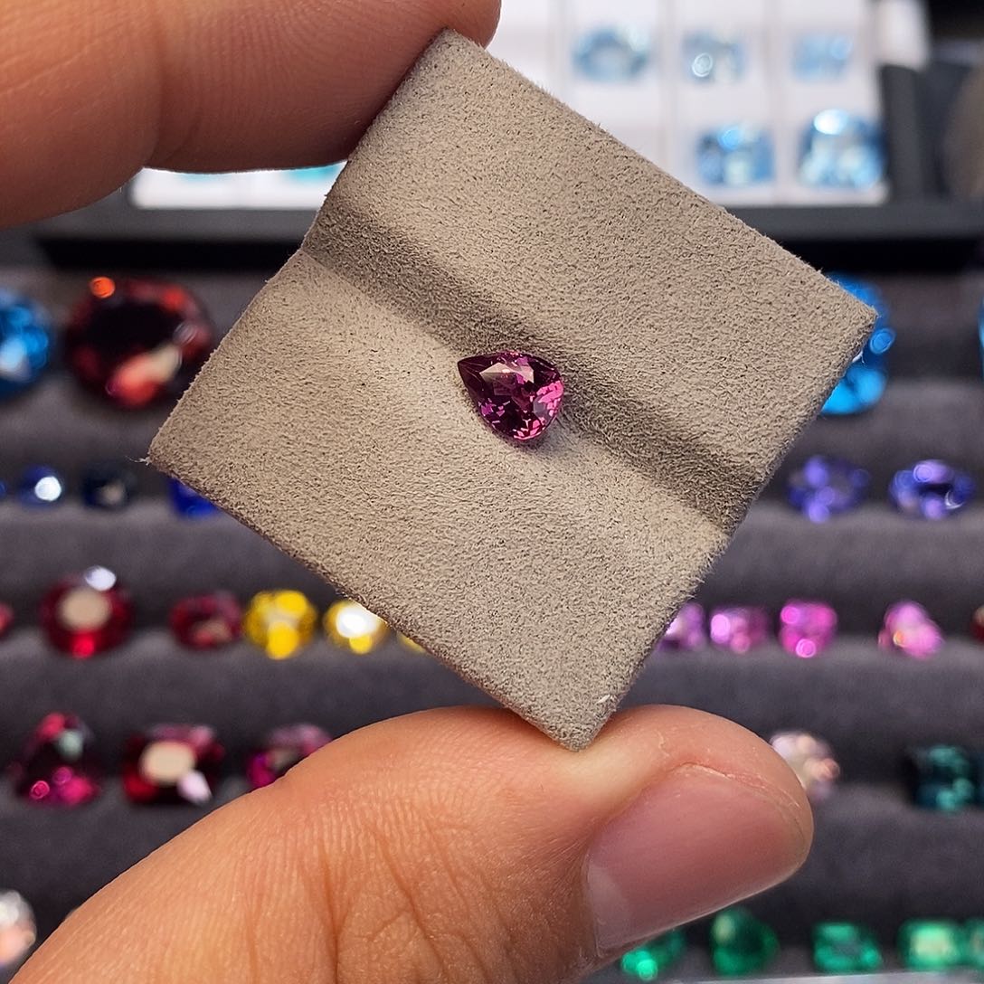 石榴石裸石未镶嵌1.02卡