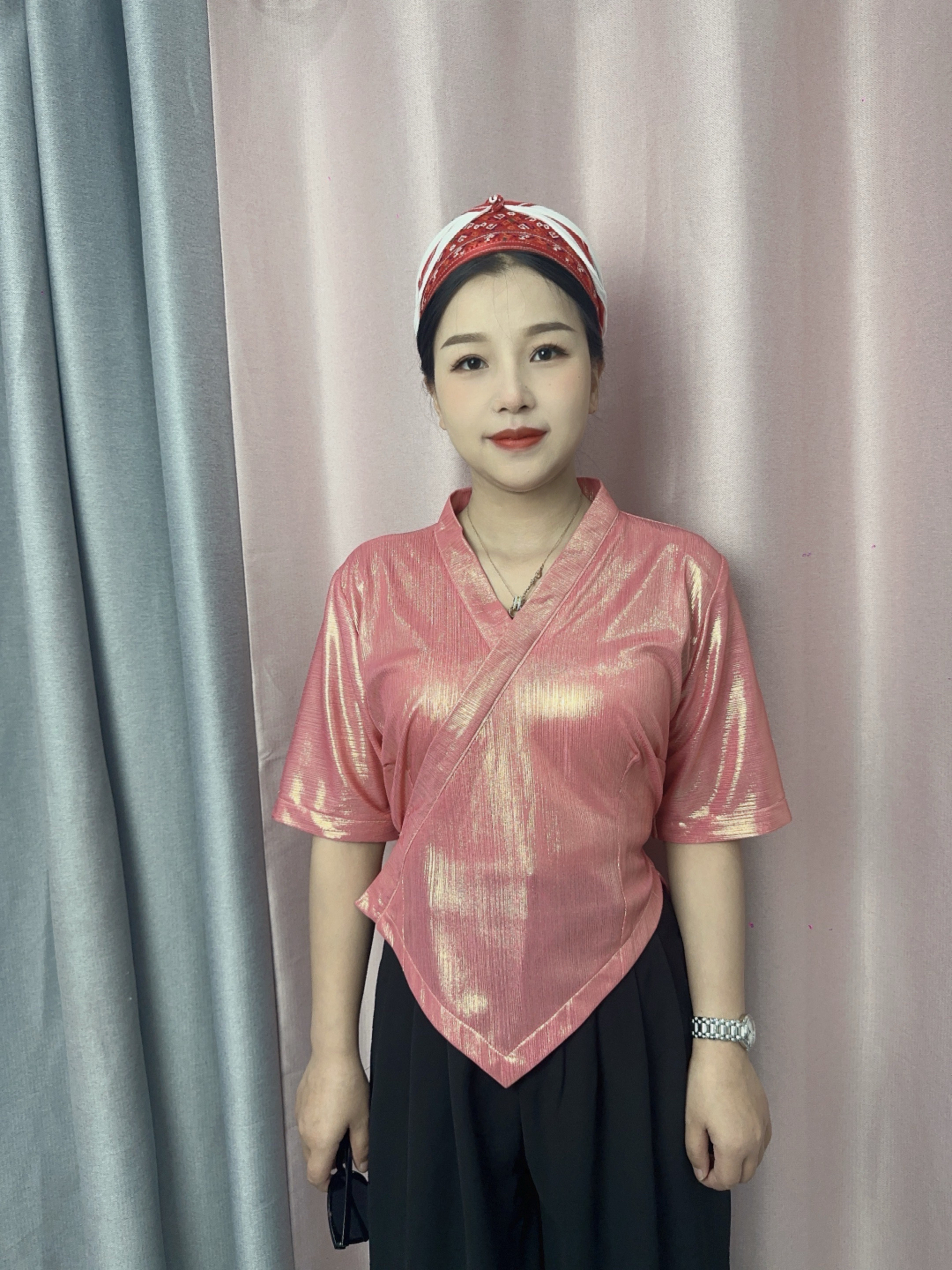 贵州民族V领夏季服装（偏大一码，请往小一码拍）