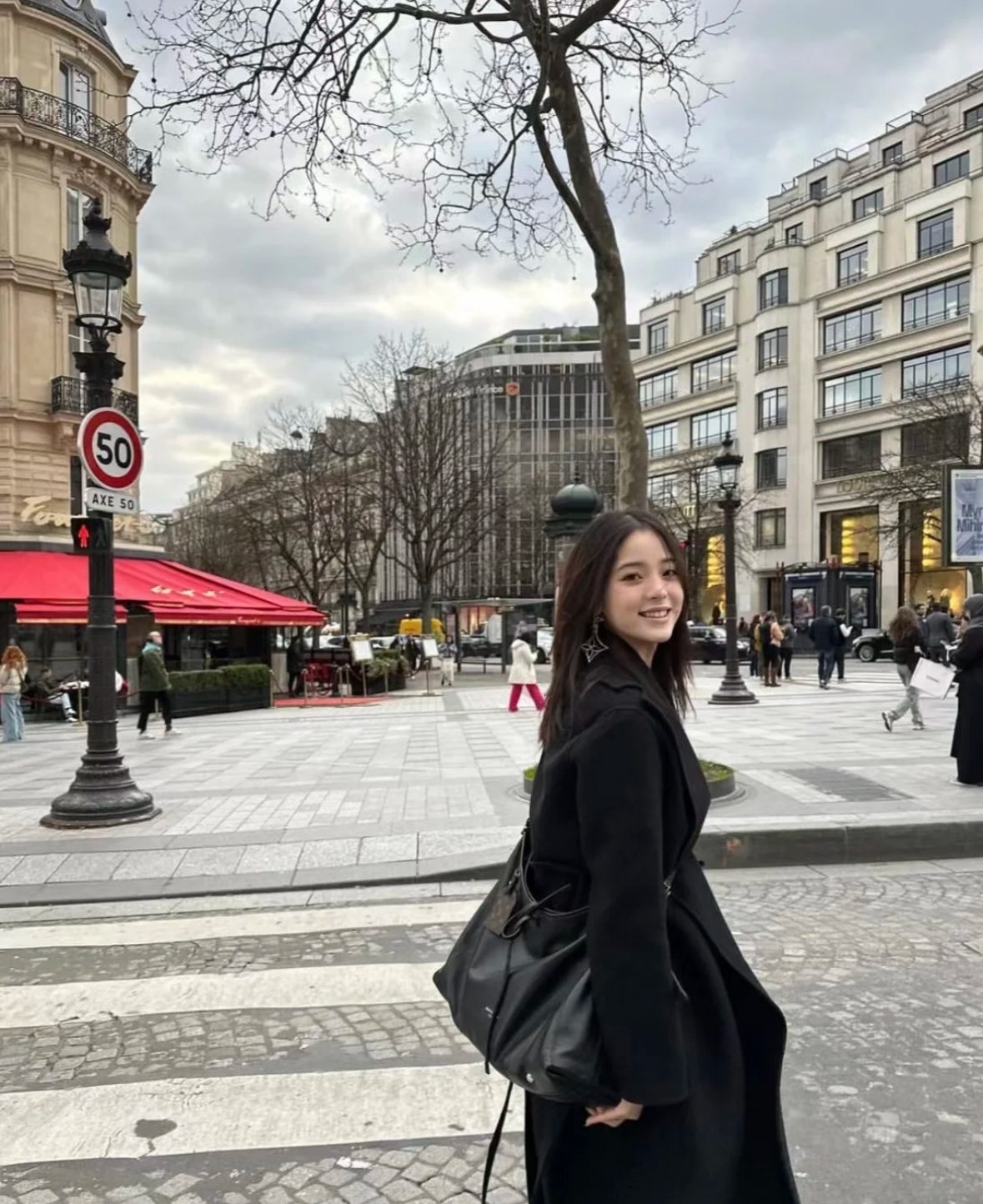 丨V时尚潮流女士包包斜挎百搭单肩休闲小众复古肩包（顺丰包邮）