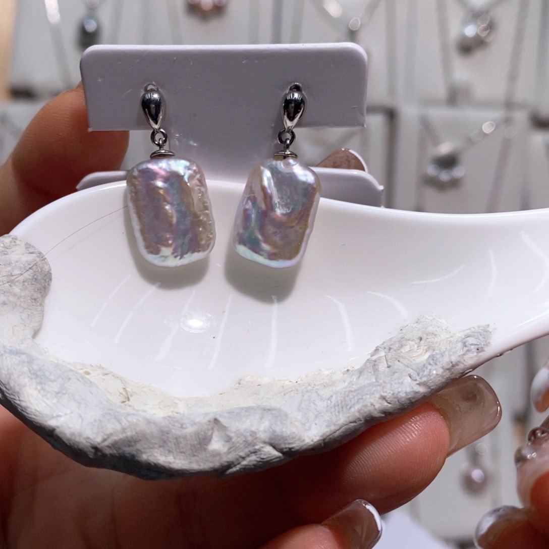 无非金属极光炫彩方块耳钉