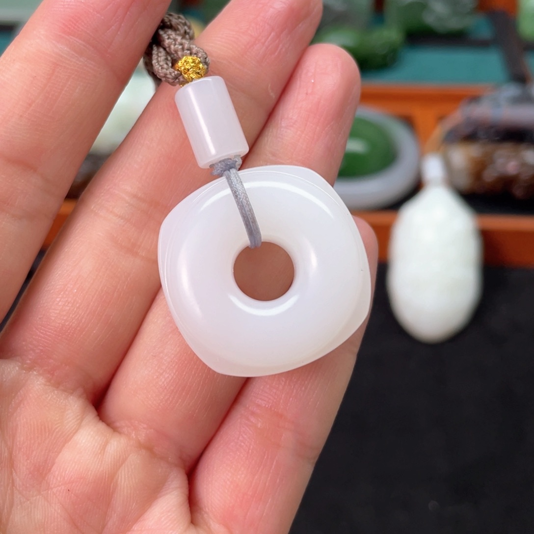 和田玉挂件未镶嵌