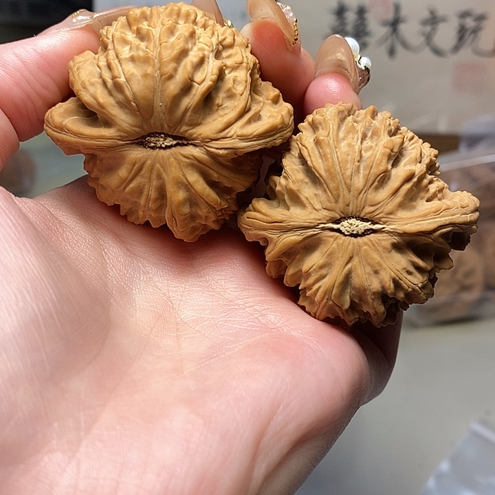 把件文玩核桃46+白狮子