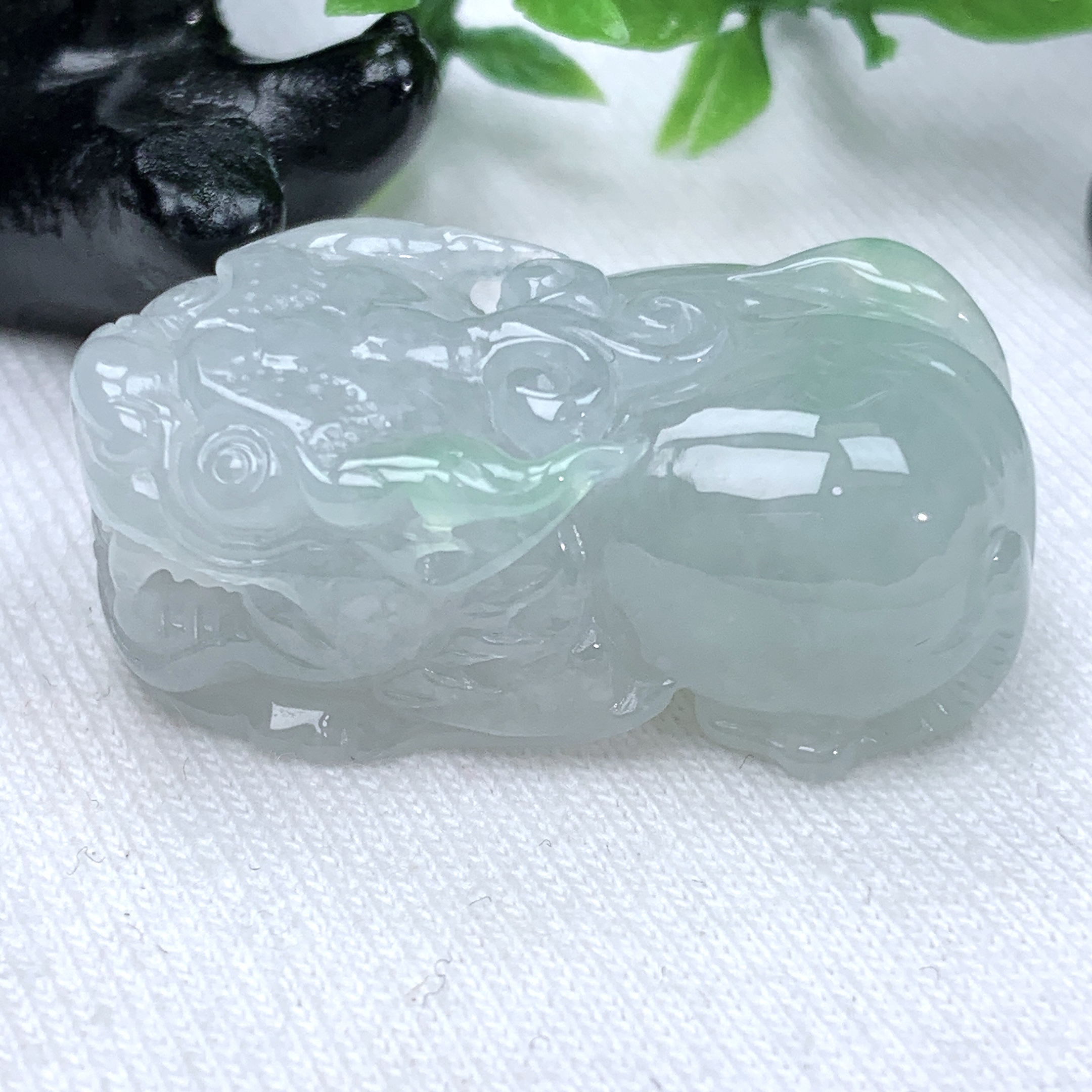 天然缅甸翡翠A货冰种白月光貔貅吊坠挂件31.7−16.5−11.9mm