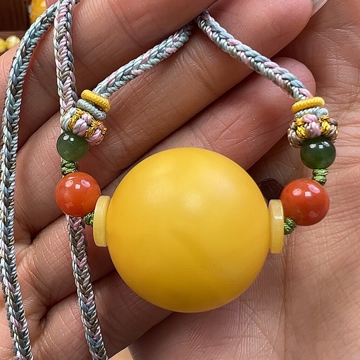 蜜蜡未镶嵌珠宝奇石