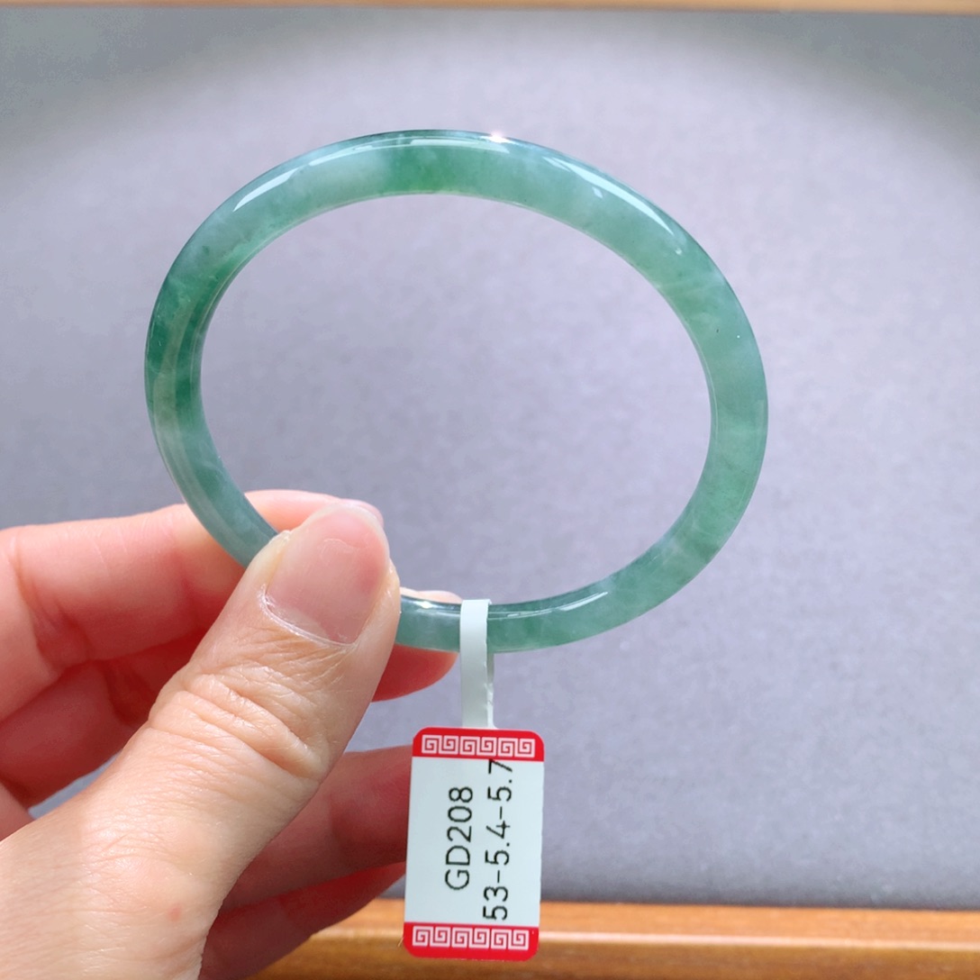 翡翠手镯未镶嵌天然翡翠手镯