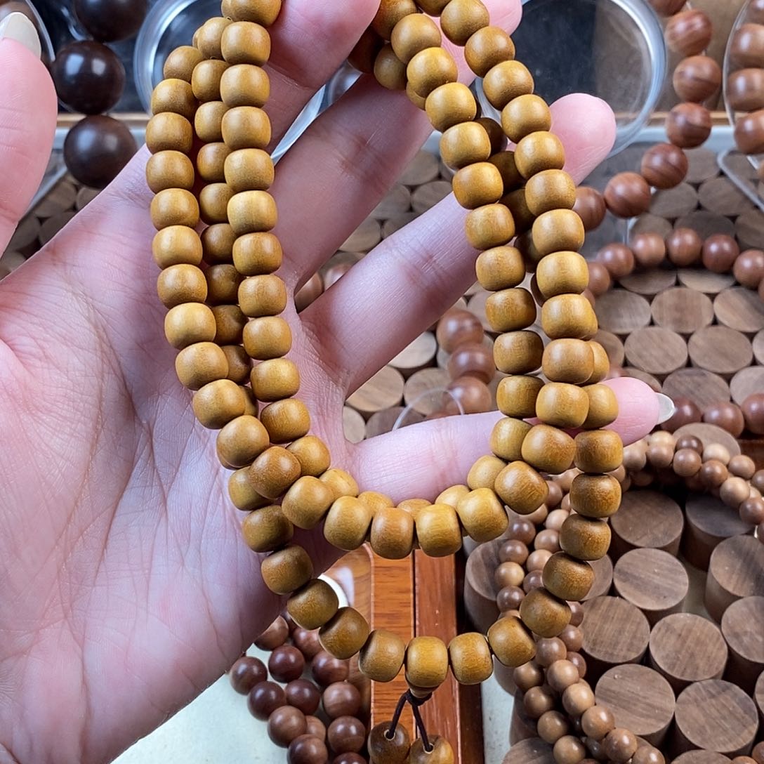 檀香木其他7*8 108颗顺纹微瑕印度迈索尔老山檀香