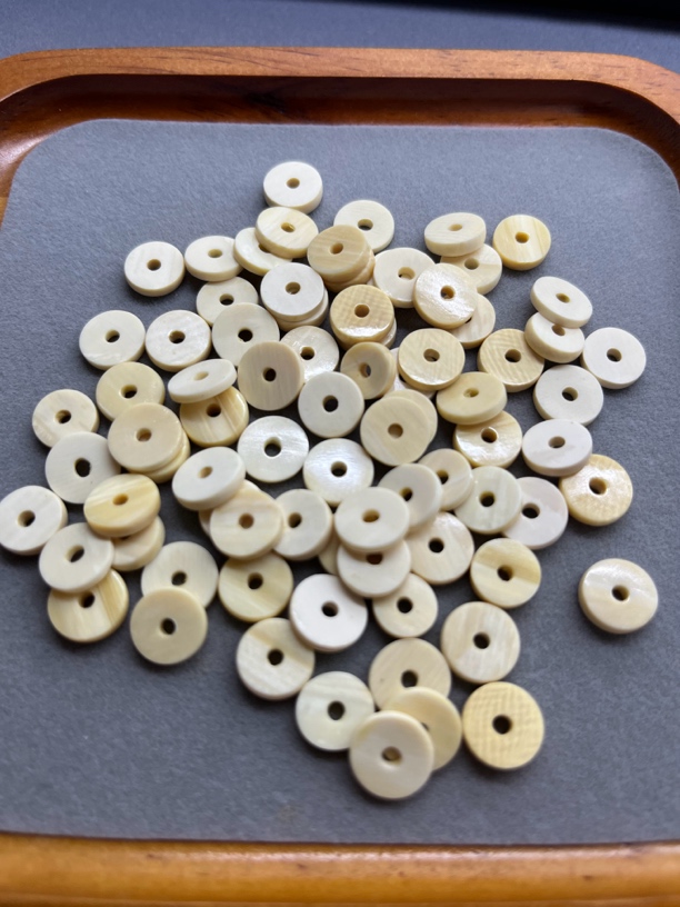 天然猛犸牙7*3隔片，药片 文玩配饰 标价为2个的价格 随机发货