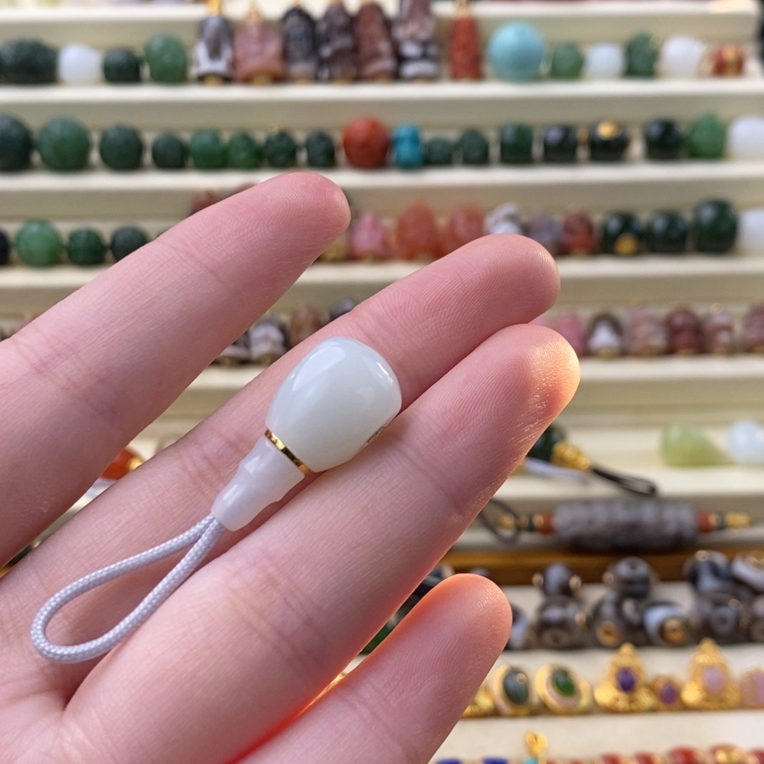 和田玉18K金镶嵌颈饰