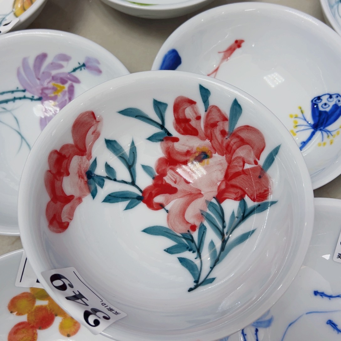 景德镇陶瓷手工手绘制作