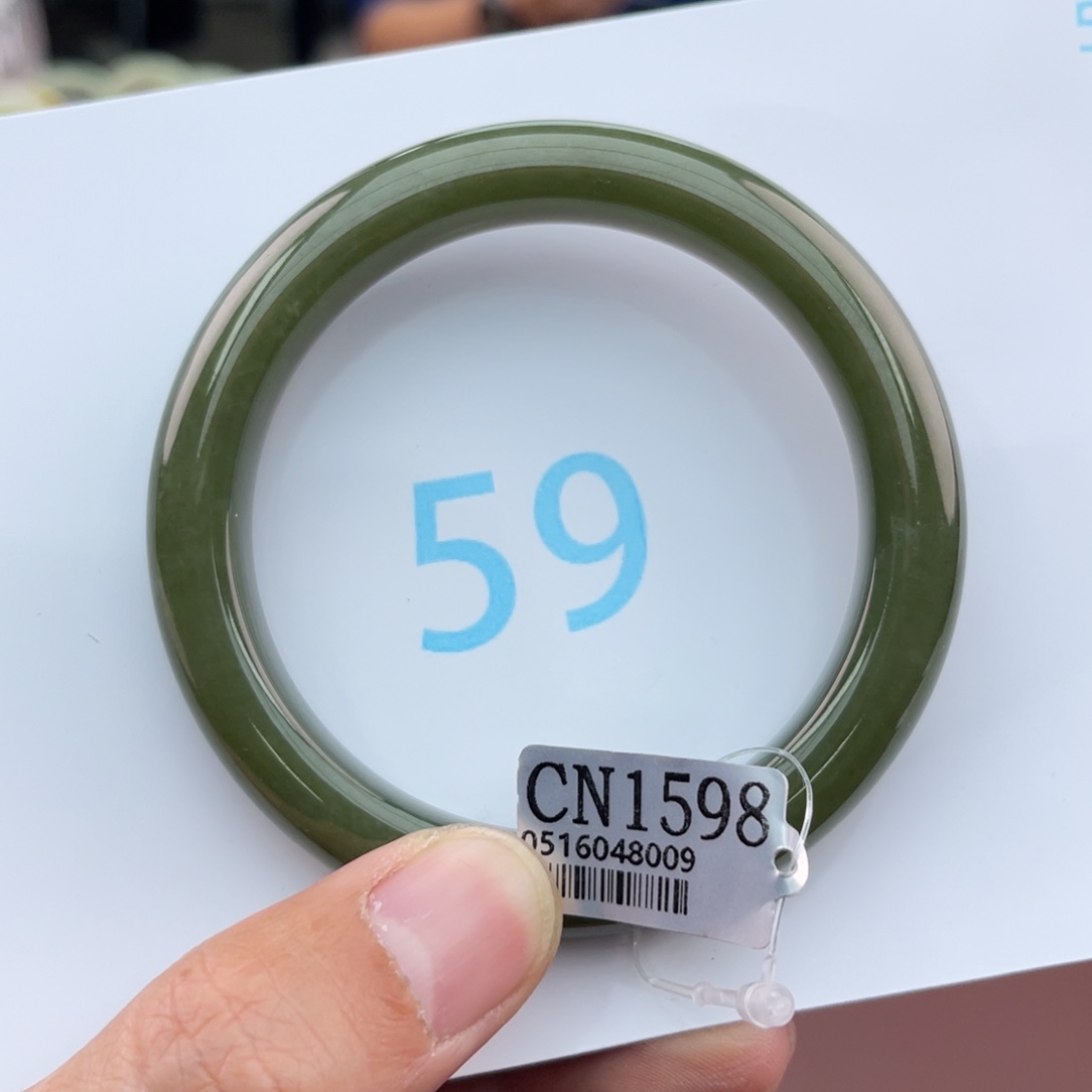 和田玉手镯未镶嵌詹*