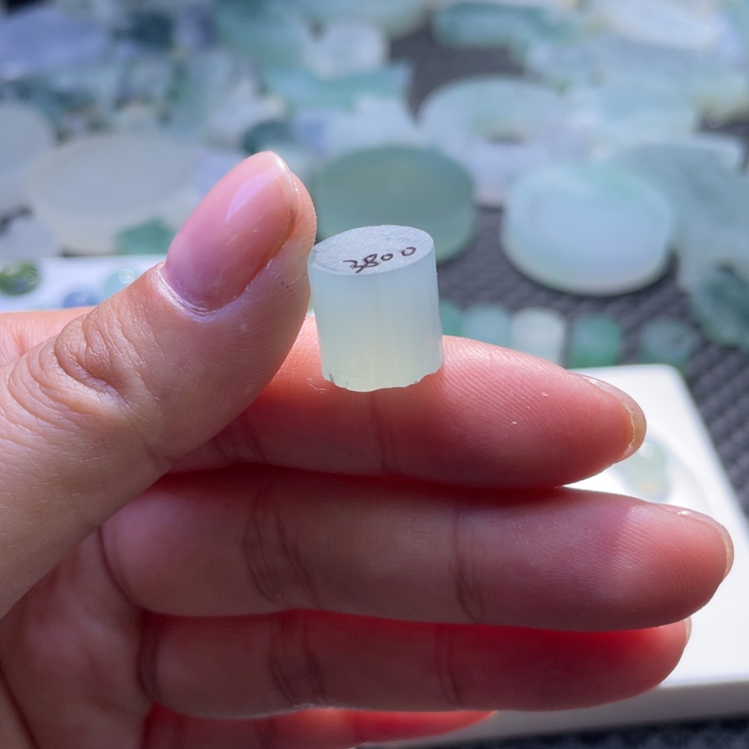 定制翡翠未镶嵌风**了珠子