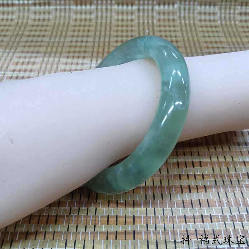 天然岫玉手镯 新品 绿冰暴风雪手镯 一物一图 清新款 70