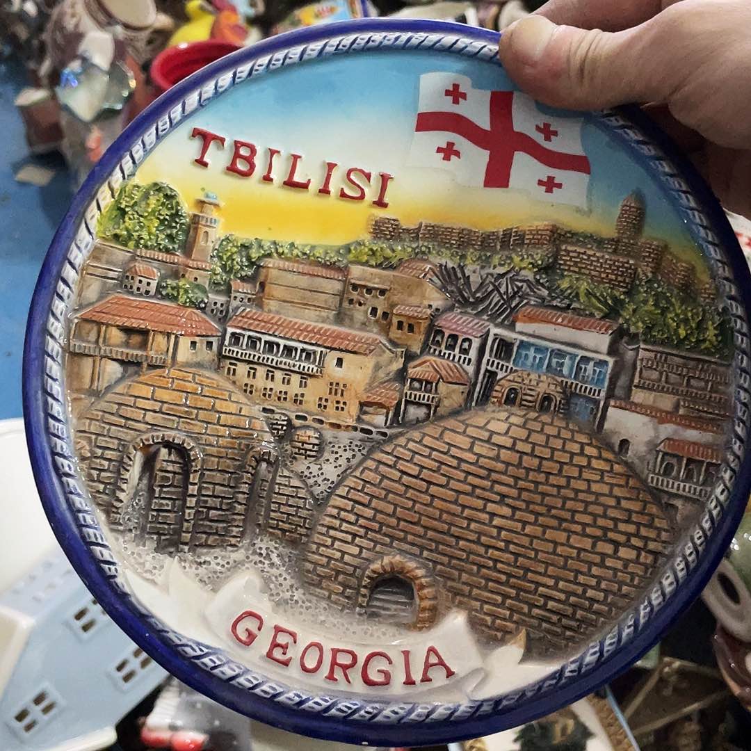 摆件  磕碰。封釉。