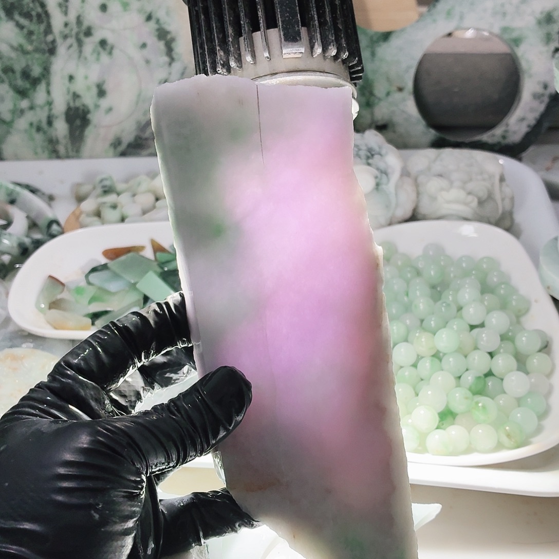 翡翠未镶嵌颈饰边角料