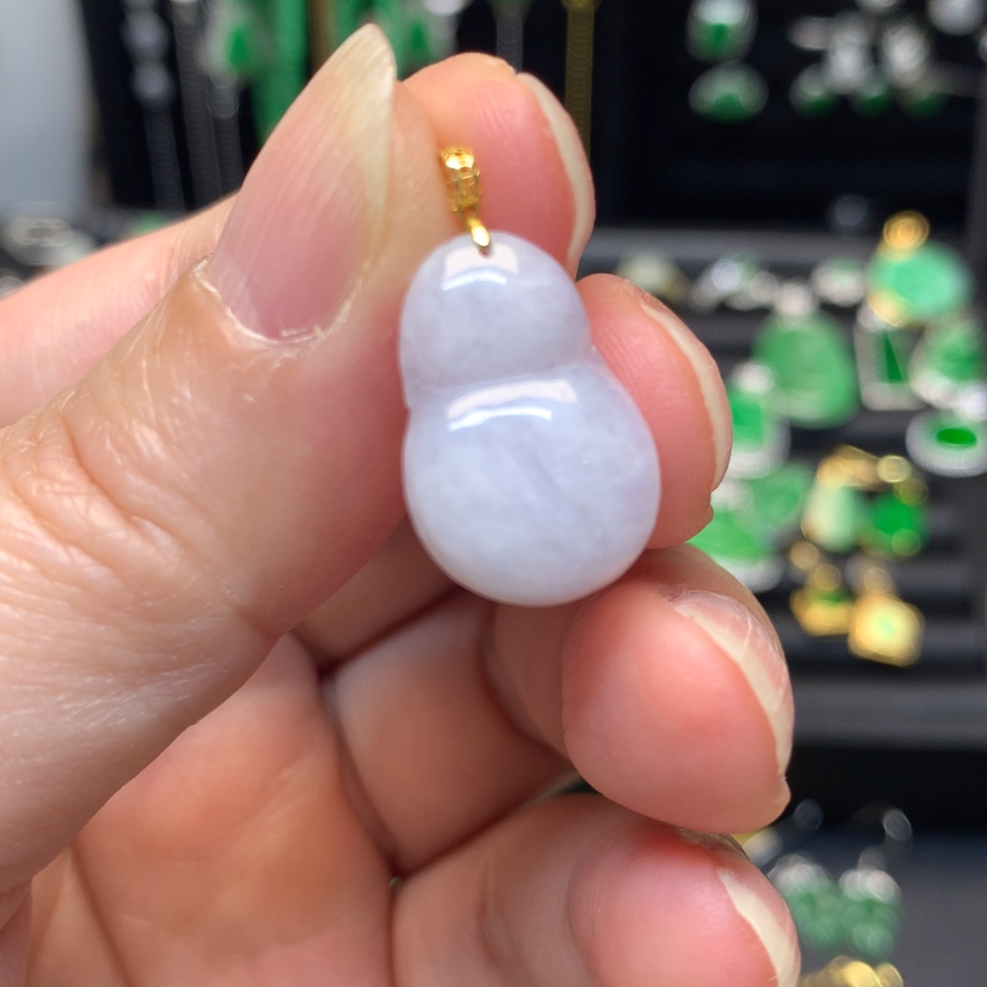 翡翠18K金镶嵌颈饰有纹裂