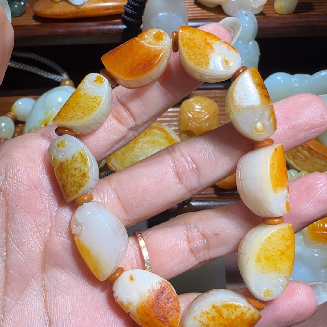 用***9和田玉未镶嵌挂件