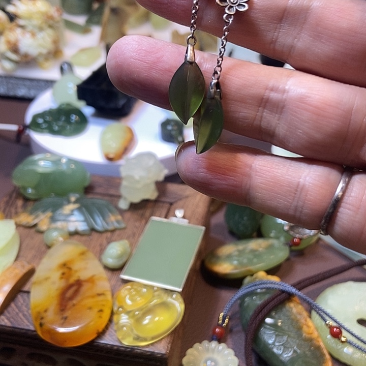 花***蛛蛇纹石玉未镶嵌岫玉饰品