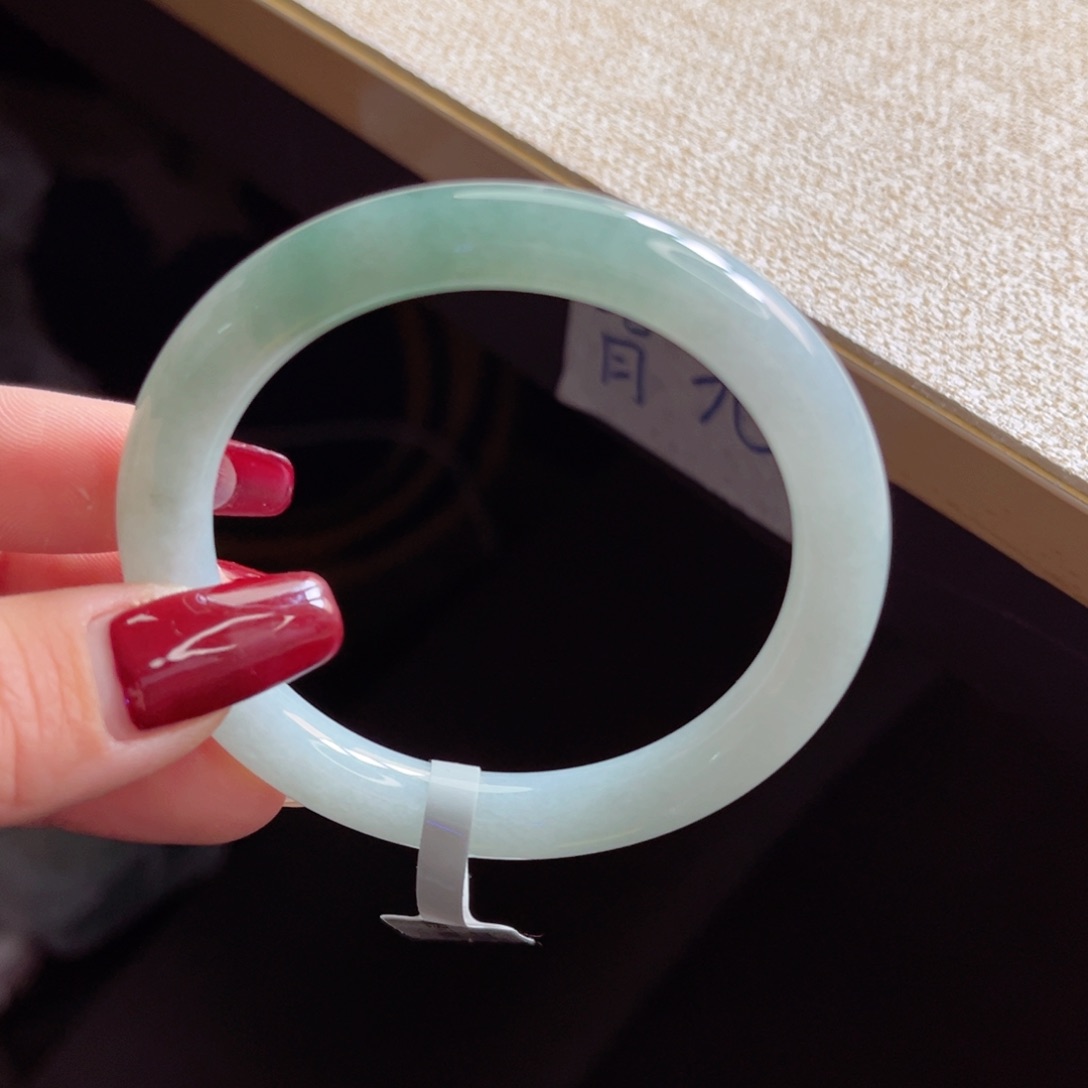 翡翠手镯未镶嵌手镯