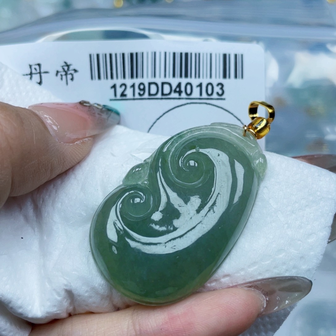 吊坠(不含链)未镶嵌翡翠