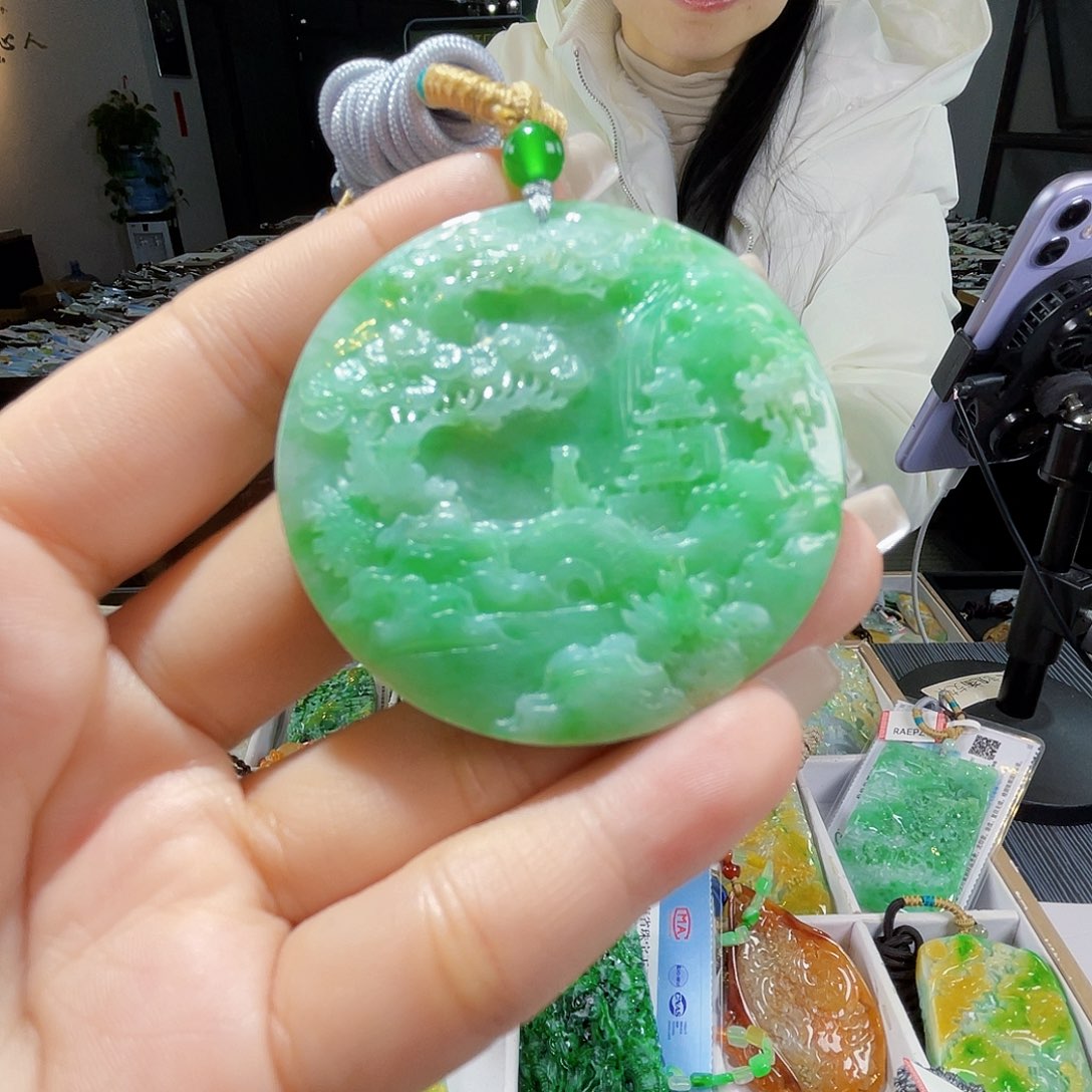 颈饰未镶嵌翡翠一