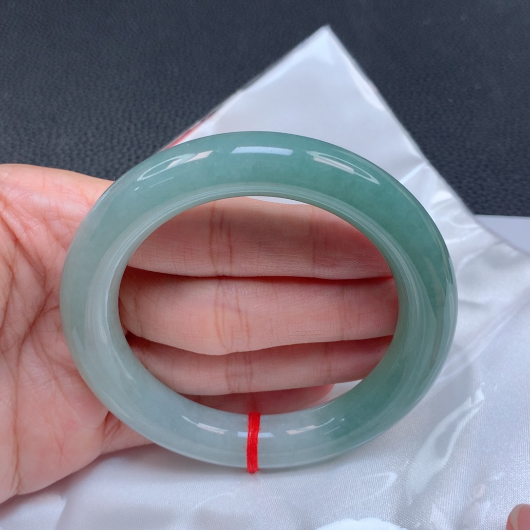 翡翠手镯未镶嵌天然