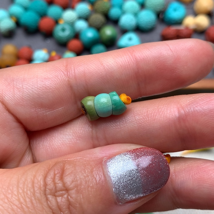 绿松石配饰未镶嵌