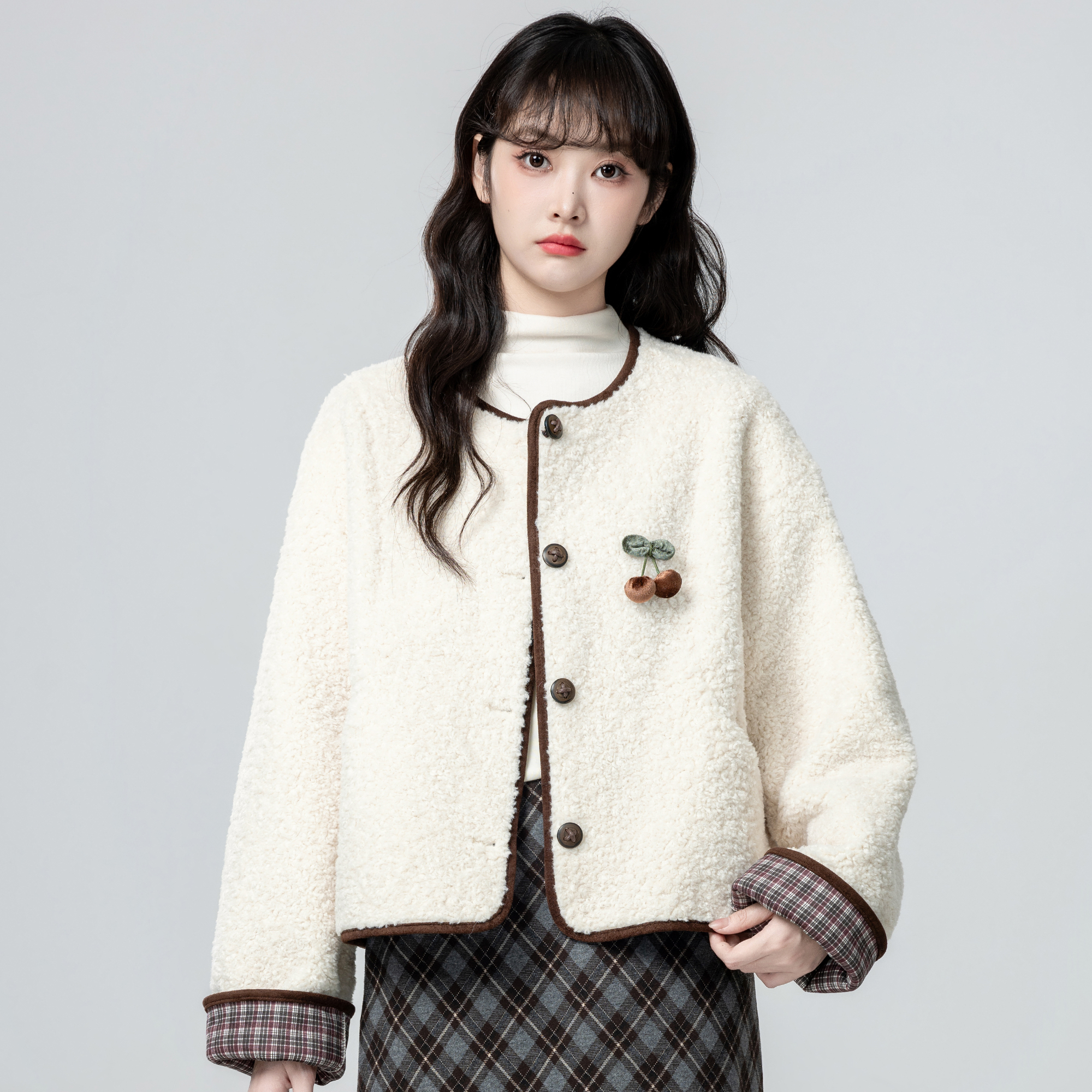 杏色圆领羊羔绒外套女款冬2025冬季新款宽松加厚皮毛一体短款上衣