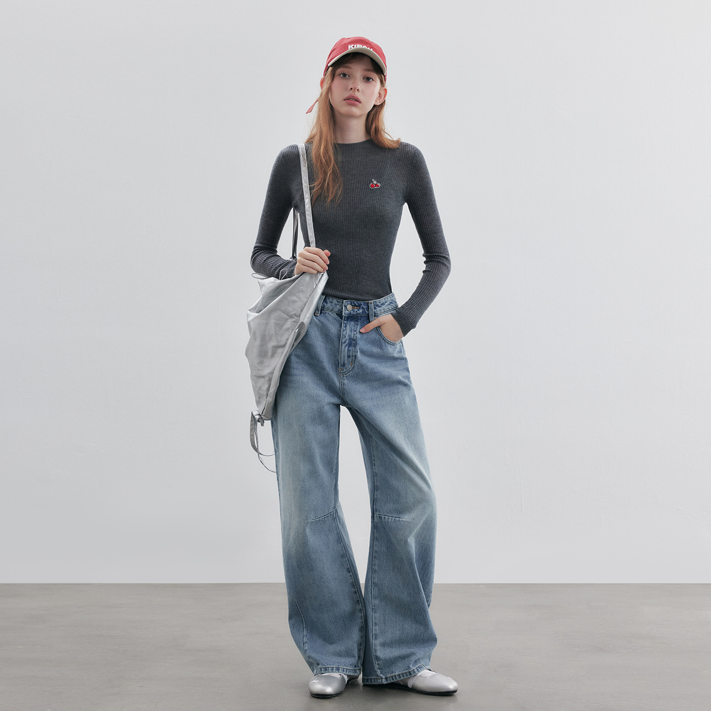 樱桃KIRSH 韩系甜美圆领柔软长袖女2025新款樱桃刺绣百搭打底毛衫