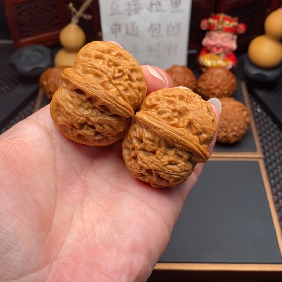 文玩核桃把件特价元宝46尺