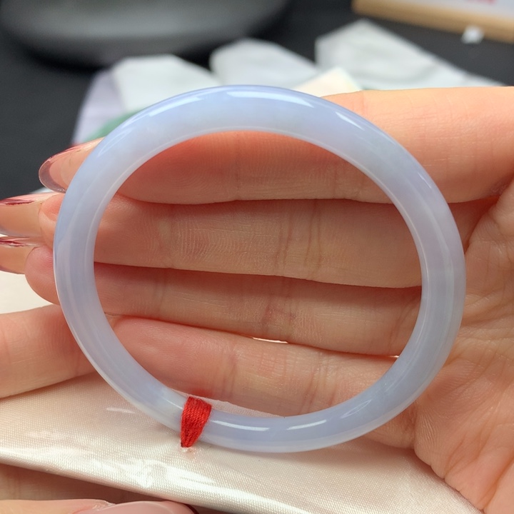 翡翠手镯未镶嵌53圆条