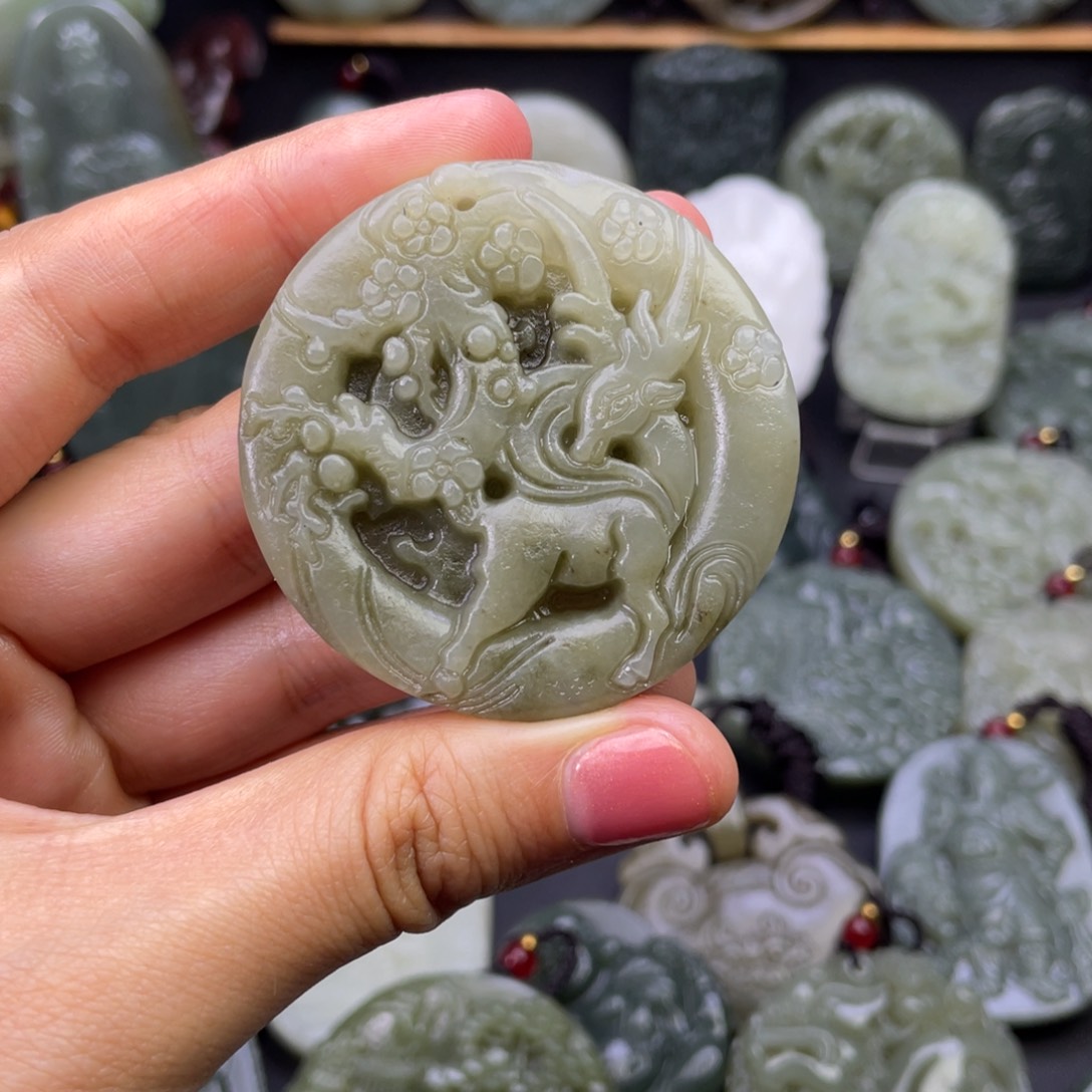 和田玉颈饰未镶嵌