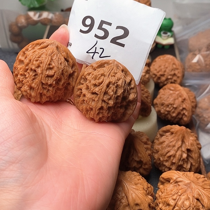 文玩核桃吊坠酒****店南疆石952