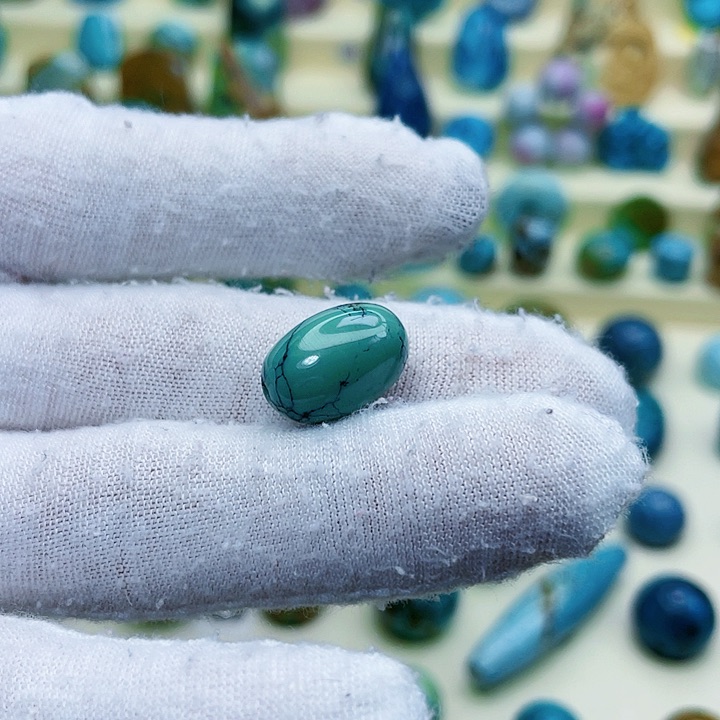 绿松石颈饰未镶嵌