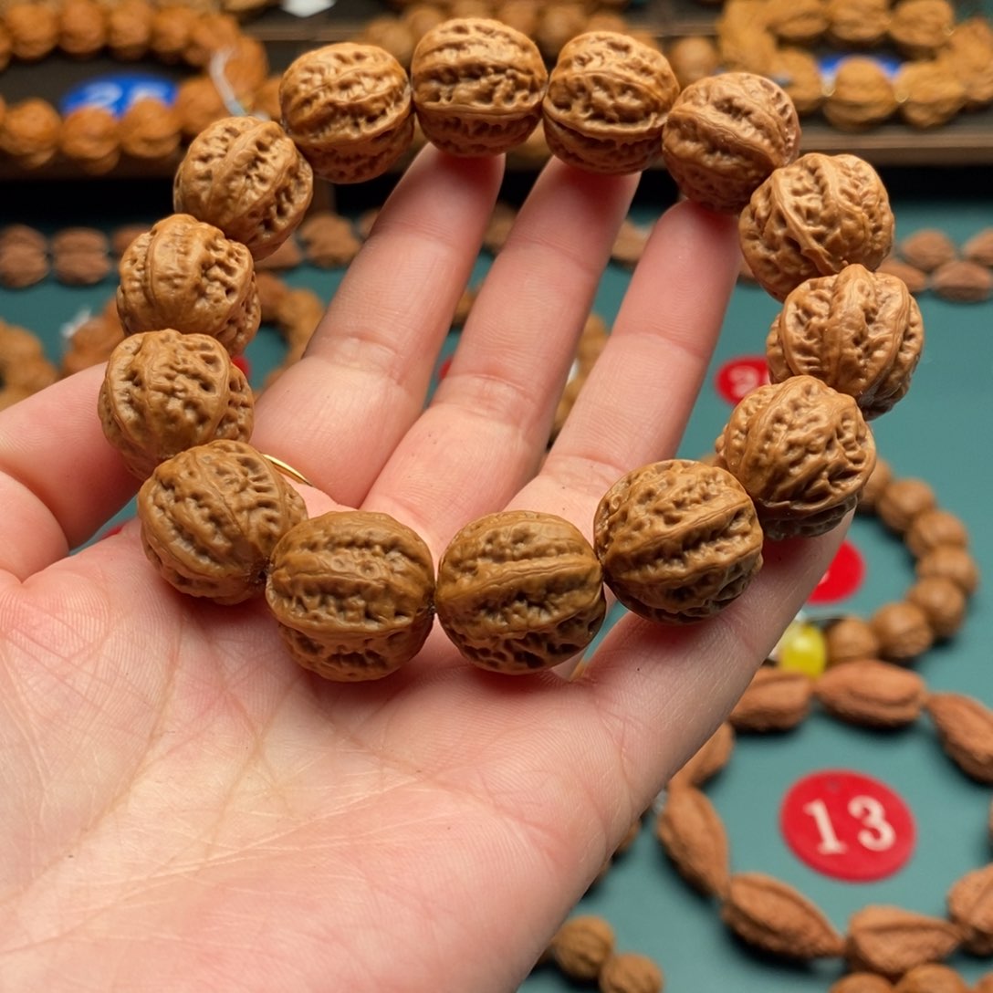 文玩核桃手串19尺寸八棱