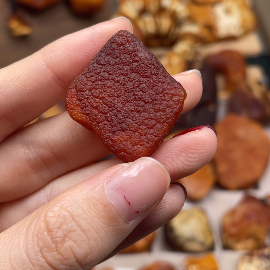 琥珀未镶嵌珠宝奇石