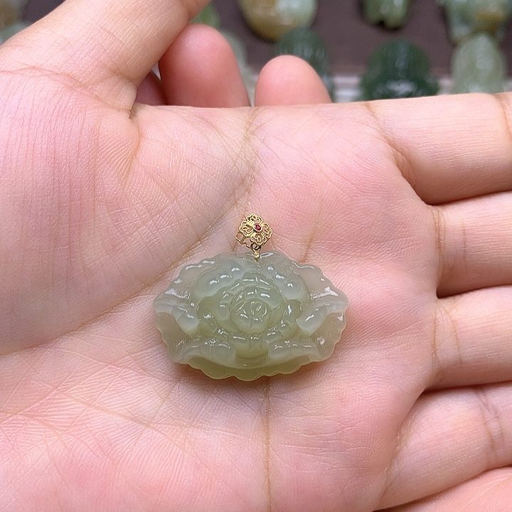 和田玉未镶嵌颈饰