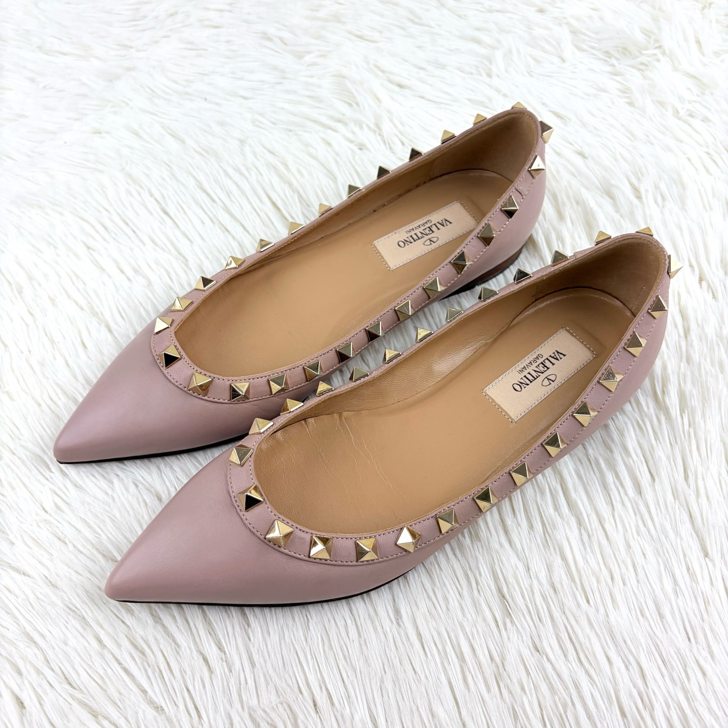 99新 Valentino/华伦天奴 裸色皮革铆钉平底鞋35.5码