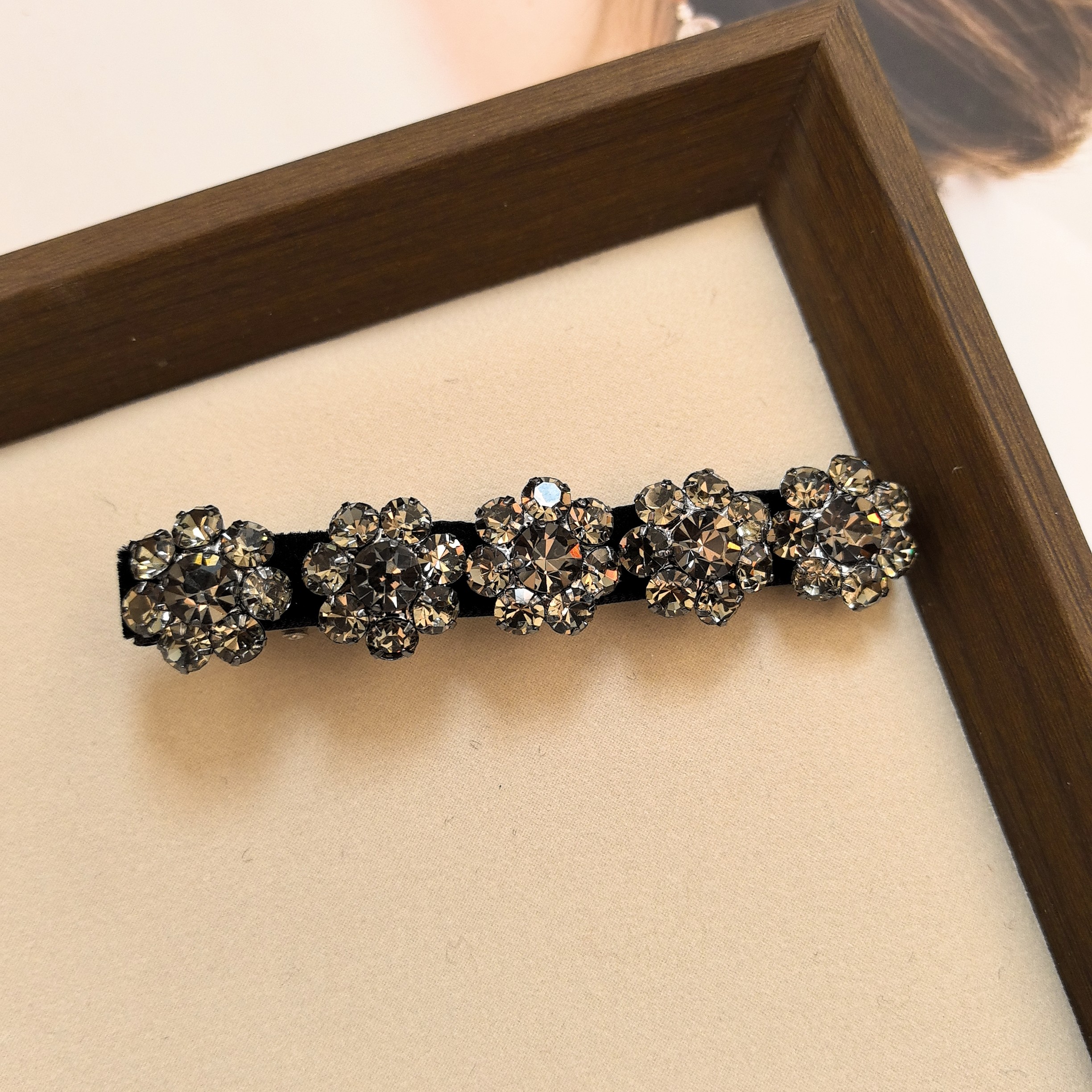 原创设计女休闲风少女风边夹发夹镶嵌发卡时尚精致