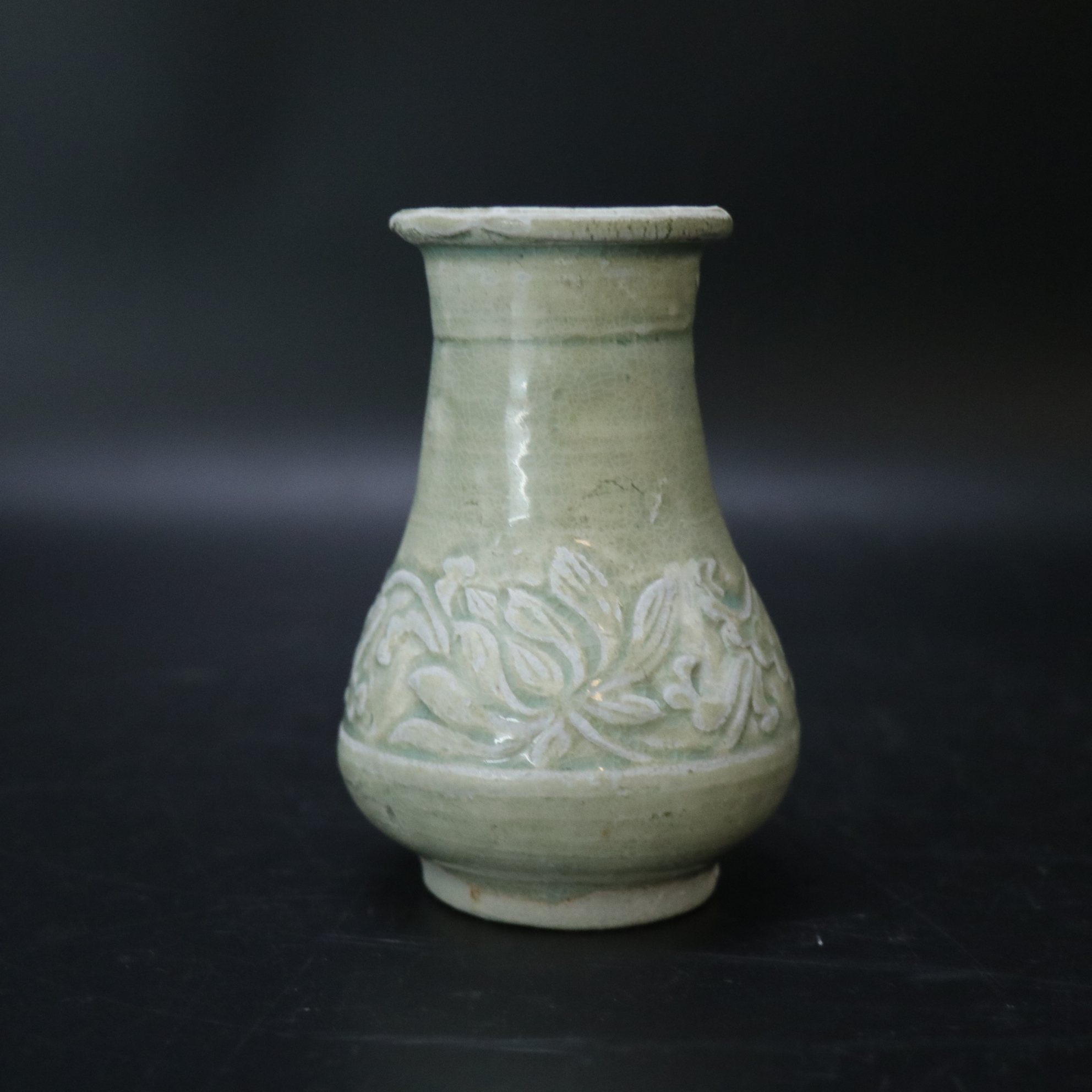 Lot26010058明早期影青釉模印花卉纹赏瓶 高：约11.5cm