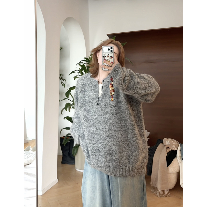 【菲菲】冬日开场-大码秋季羊毛圆领半门襟氛围感百搭毛衣女F0063