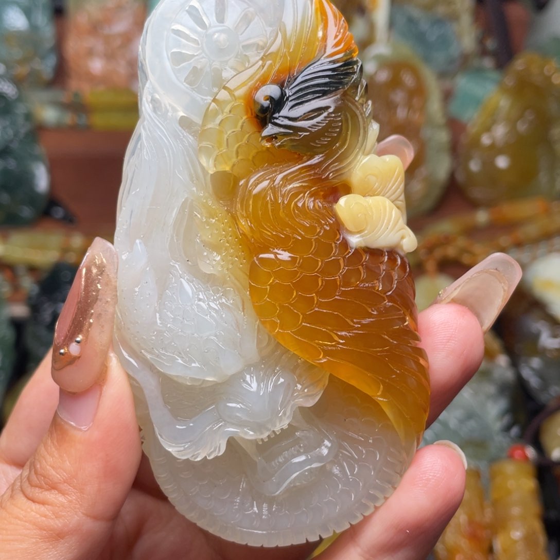 蛇纹石玉未镶嵌颈饰赵*乐