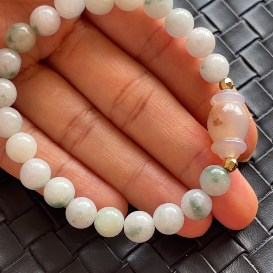 翡翠手串未镶嵌福利不退