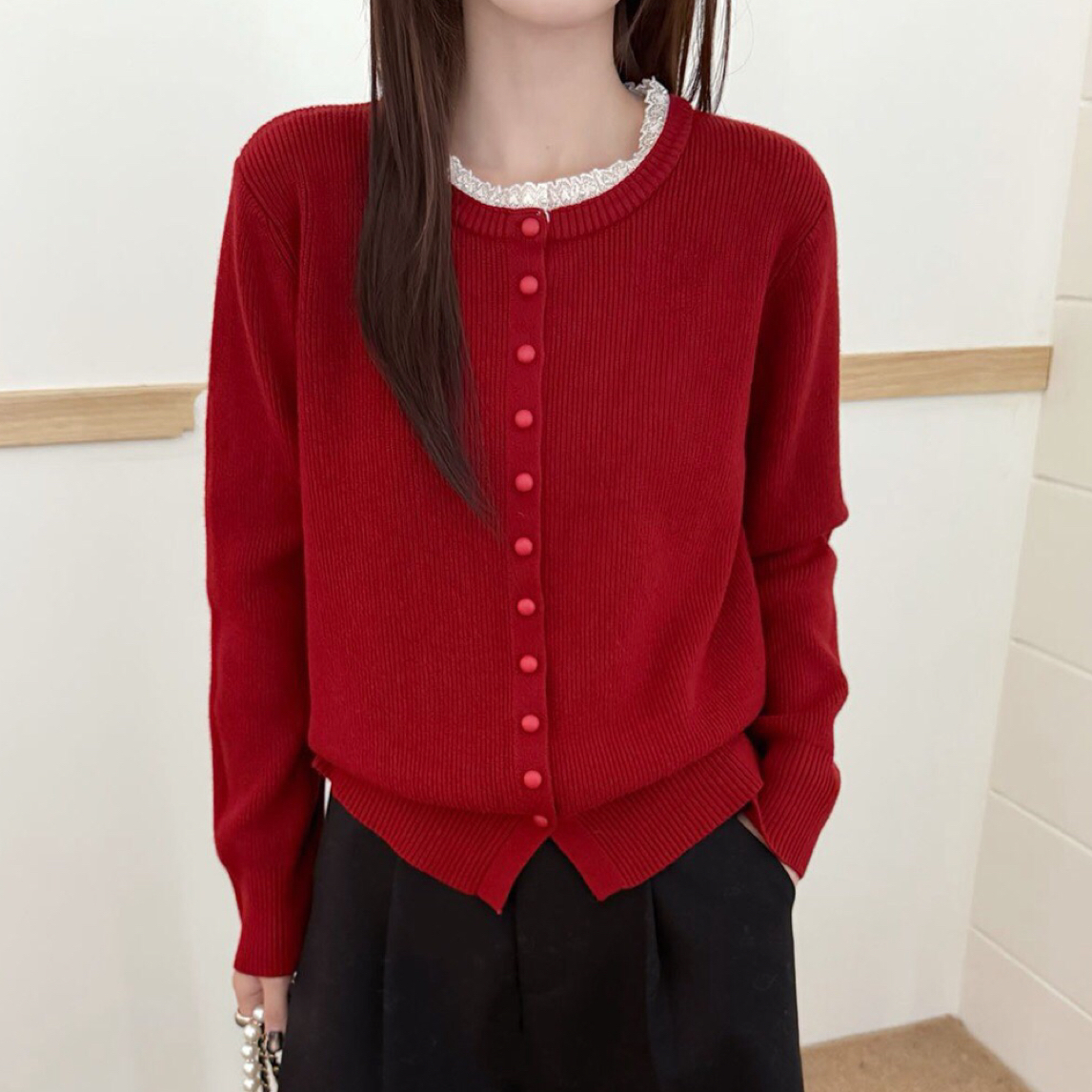 0069意凡新款时尚百搭蕾丝拼接圆领针织上衣