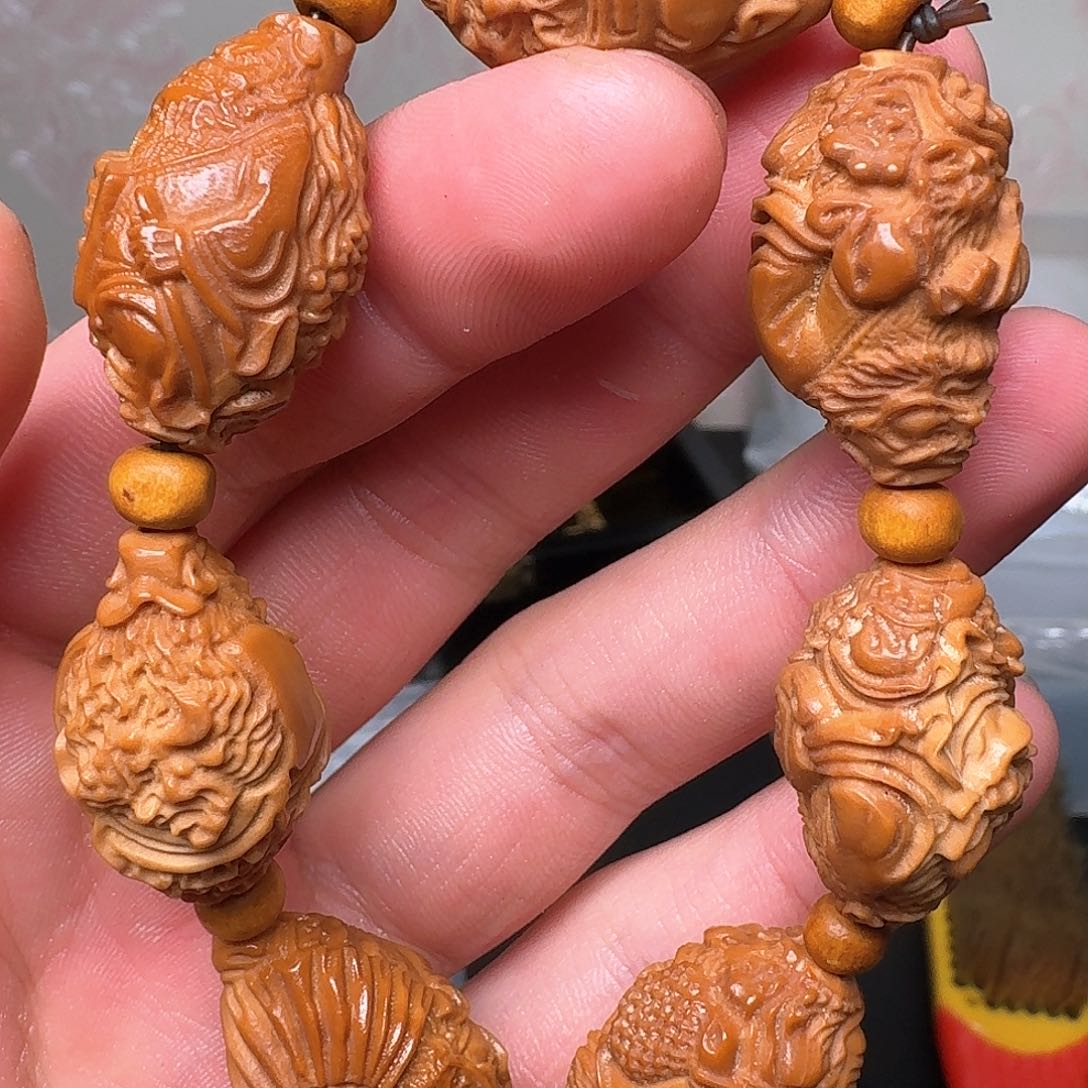 橄榄核手串哥几个